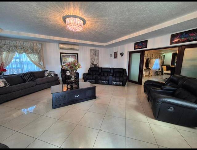 5 BEDROOM HOUSE FOR SALE IN THE HILL